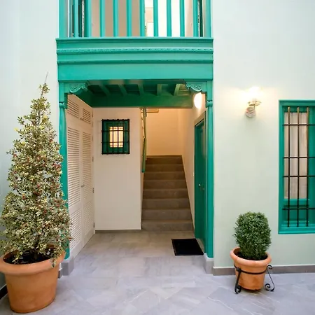 Laurel Suites Apartments-3